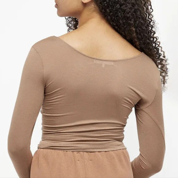 Joah Brown Scoop Neck Long Sleeve Top In Sienna, Light Brown Tan, EUC xs/s - Picture 4 of 12